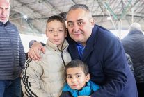 ufuktepe semt pazarinda baskan ozarslana sevgi seli