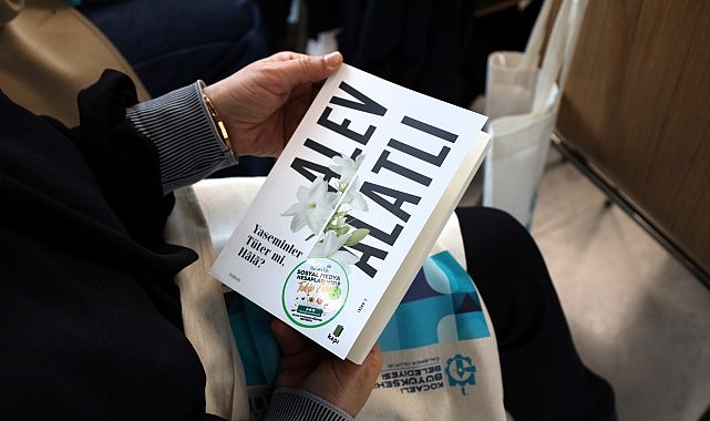 yazar alev alatli adini tasiyan kutuphanede anildi