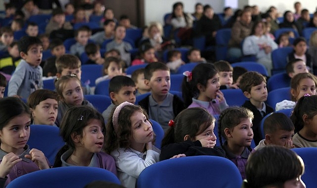 yenipazarda cocuklar baskan cercioglunun calismalari ile tiyatroyla bulustu