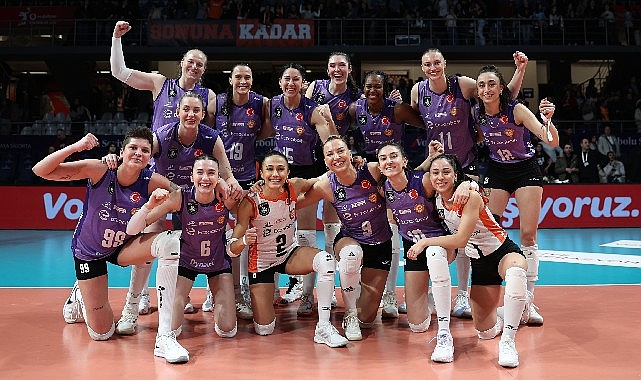 5 setlik derbinin galibi eczacibasi dynavit