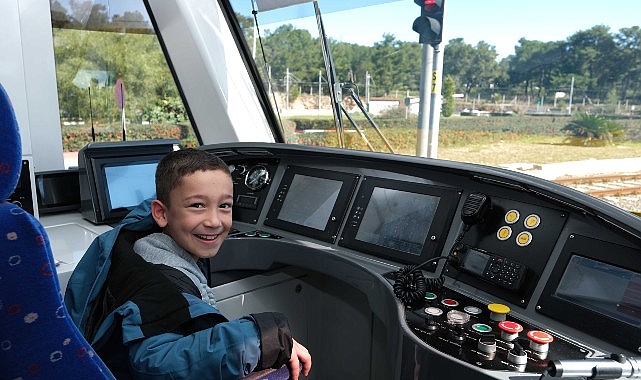 antalya ulasim as yildiz yolcular yetistirmeye devam ediyor