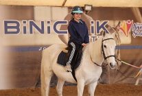 ara tatilde 230 cocuk binicilikle tanisti