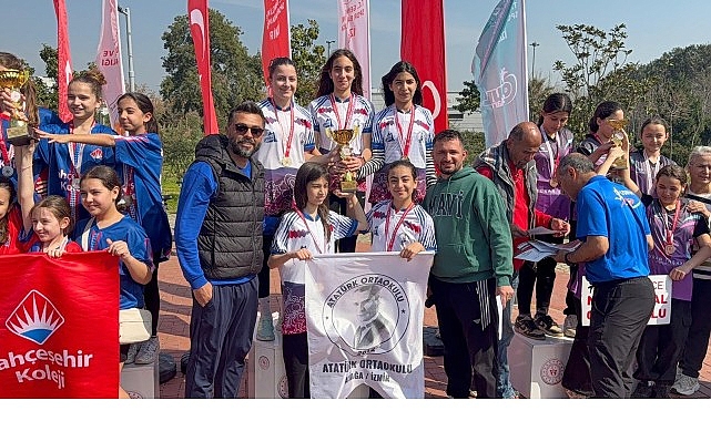 ataturk ortaokulu ogrencileri oryantiringde izmire damga vurdu