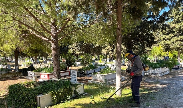 ayvalikta mezarliklar bayram ziyaretlerine hazirlandi