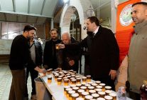 balcovada kadir gecesinde dayanisma sofrasi kuruldu