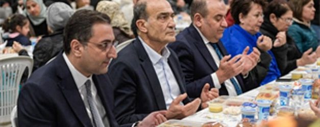 balcovalilar iftar sofrasinda bulustu