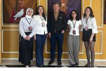 barisin kadinlari resim sergisi izmirde ziyarete acildi