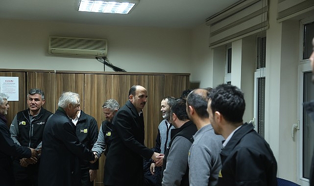 baskan altay iftardan sonra gece mesaisindeki buyuksehir personelini ziyaret etti