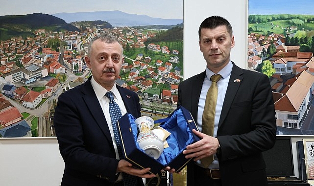 baskan buyukakin da soydaslarla iftar acti