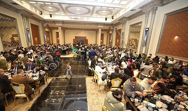 baskan buyukakin gazzeli ailelerle oruc acti