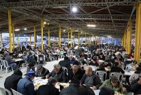 baskan cercioglu aydinin dort bir yaninda vatandaslari iftar sofralari ile bulusturmayi surduruyor