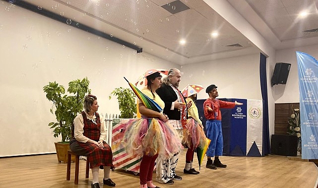 baskan cercioglu incirliovada cocuklari tiyatro ile bulusturdu