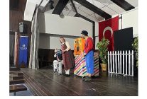 baskan cercioglu karacasuda cocuklari tiyatro ile bulusturdu