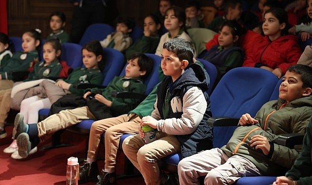 baskan cercioglu kocarlida minikleri tiyatroyla bulusturdu