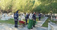 baskan cercioglundan mezarliklarda ramazan bayrami oncesi temizlik calismasi