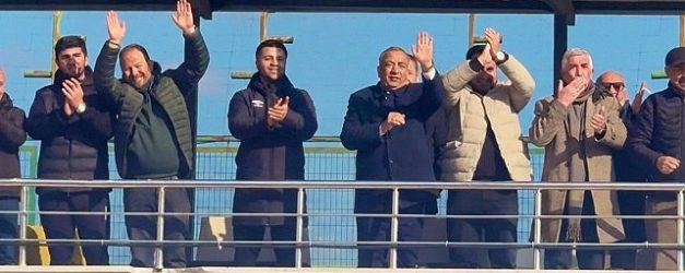 baskan cirpanoglu deplasmanda da takimin yaninda