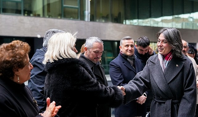 baskan dedetas belediye calisanlariyla bayramlasti