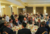 baskan dutlulu basin mensuplari ve meclis uyeleriyle iftarda bulustu