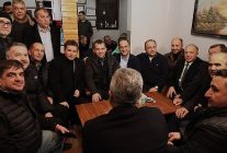 baskan erkan aydin abdal meydaninda vatandaslarla sahur yapti