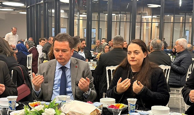 baskan erkan aydin dag der iftarinda vatandaslarla bulustu