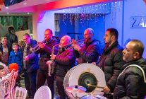 baskan eski makedonya gocmenlerinin iftar sofrasina konuk oldu