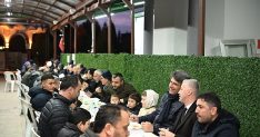 baskan kocaman iftar sofrasinda bulustu