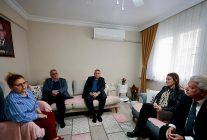 baskan mutludan sehit esine anlamli ziyaret