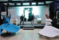 baskan pehlivan menemenlilerle gonul sofralarinda bulustu