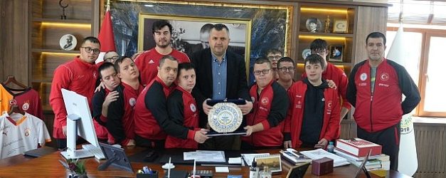 baskan tasyasan down sendromlular basketbol milli takimini agirladi