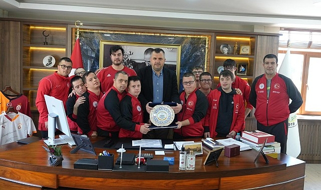 baskan tasyasan down sendromlular basketbol milli takimini agirladi