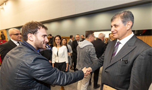 baskan tugay buyuksehir belediyesi personeliyle bayramlasti