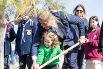 baskan tugay cocuklara verdigi sozu tuttu fidanlar toprakla bulustu