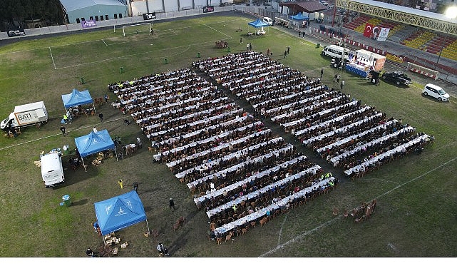 bayindirda kadir gecesi bereketi sehir stadyumunda dev gonul sofrasi kuruldu