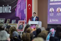 bayraklida kadin emegi ve toplumsal donusum bulusmasi