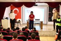 bayraklida sifir atik bilinci kucuk yasta basliyor