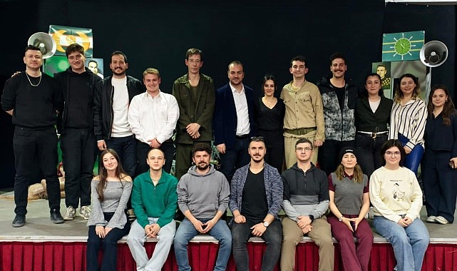 bbktden dunya tiyatro gunune ozel sahne soleni