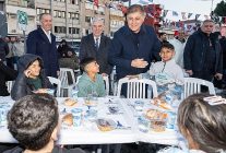 bergamanin iftar sofrasi tip bayraminda doktor baskanlari bulusturdu