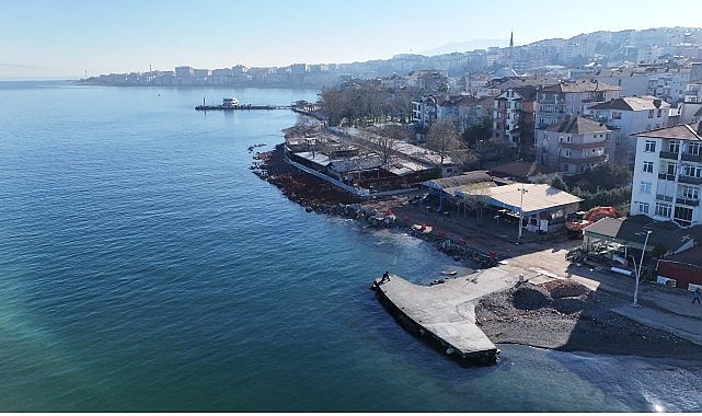 bir dalga kirici set de degirmendere sahiline