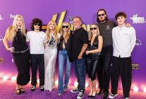 bir nesli tanimlayan ikonik karakter hannah montana geri dondu