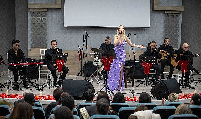 bornovada ask sarkilari gecesi