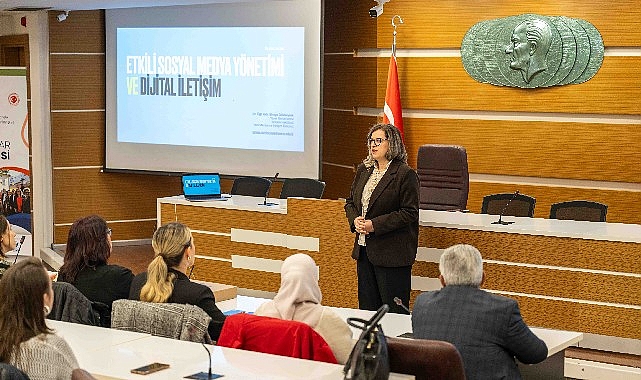 bornovada muhtarlar icin dijital donusum egitimi