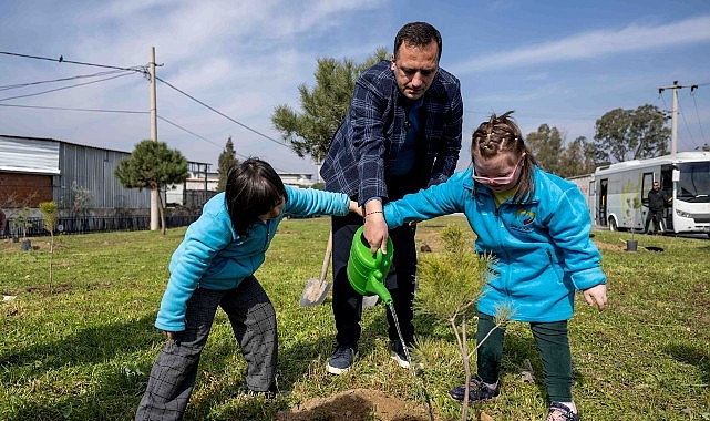 Bornova'nın en özel fidanları toprakla buluştu 1 bornovanin en ozel fidanlari toprakla bulustu