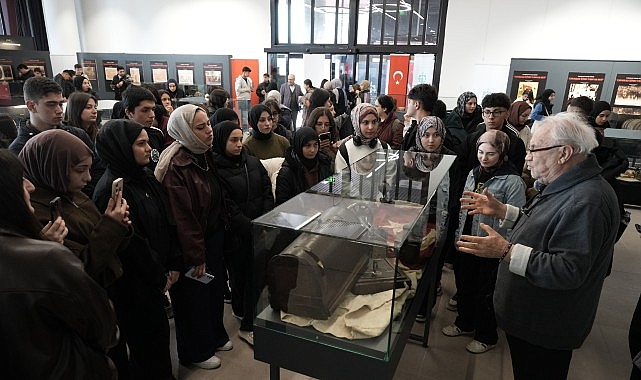 buram buram tarih kokan sergiye buyuk ilgi canakkale ruhu izmitte yasatiliyor