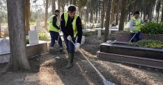 burhaniyede ramazan bayrami oncesi mezarliklarda kapsamli temizlik