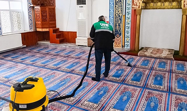 canikte camiler dip kose temizleniyor