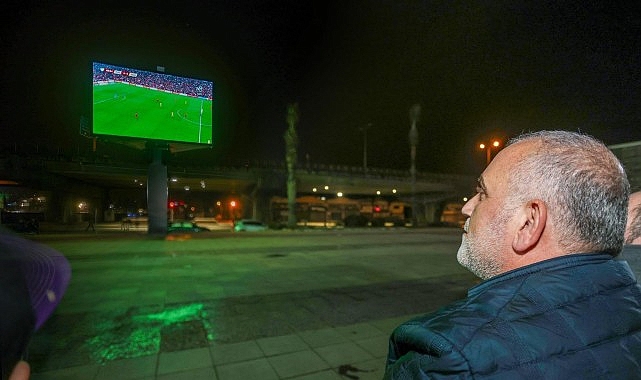 canikte milli mac heyecani dev ekranla paylasildi