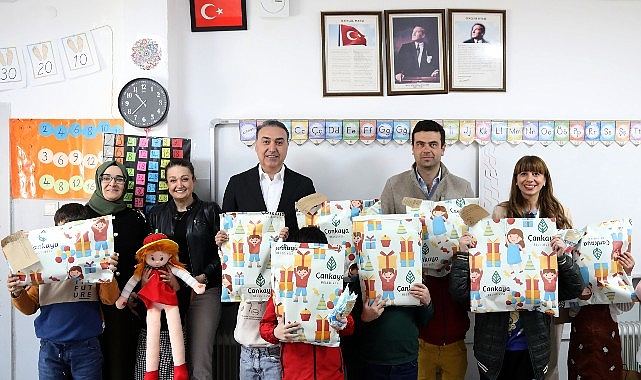 cankaya belediyesinden karatasli cocuklara bayram hediyesi