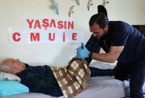 cesme belediyesinden bayram oncesi anlamli destek ev temizligi ve kisisel bakim hizmeti