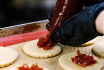 dalinda curuyen degil sofraya ulasan bereket balcova belediyesinden turkiyeye ornek bir dayanisma hikayesi