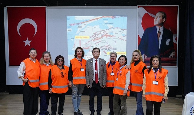 deprem uzmani moriwaki ayvalikta uyardi yapi ve zemin guvenligi hayat kurtarir